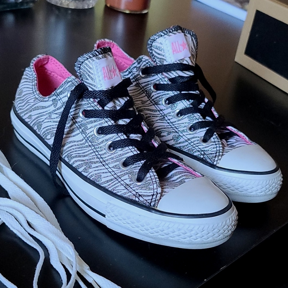 Converse womens size 8 zebra sparkle